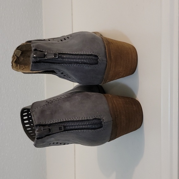 Carlos by Carlos Santana Women's Size 6 Marteen Ankle Booties - Picture 9 of 9